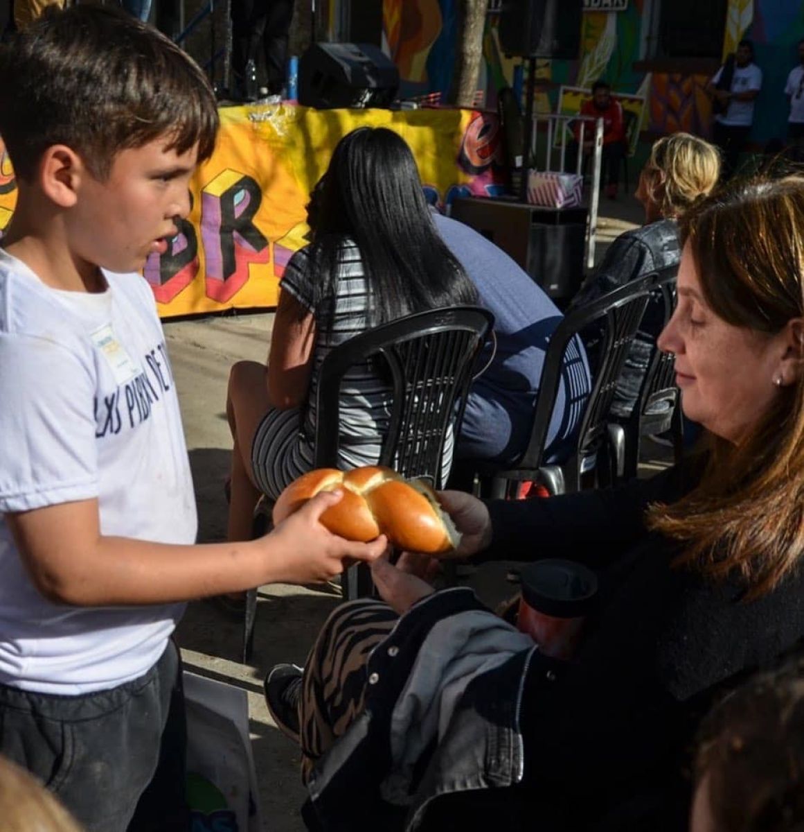 En un país hecho de pan:  Ecos a un mes de la Fiesta Huilén...